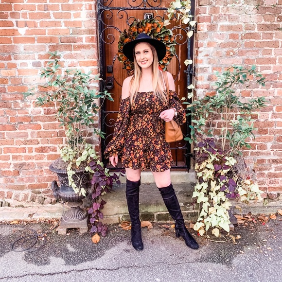 ♡ Meet your Posher, Emily ♡ - Picture 7 of 7